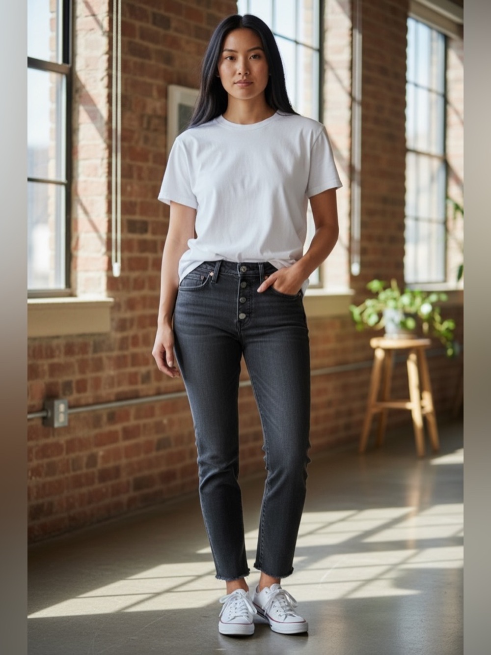 Levi’s Black Washed Jeans Button Fly/ Raw Hem
SZ: US 27